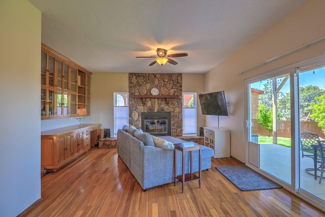 4719 Glenwood Hills Drive NE, Albuquerque, NM 87111
