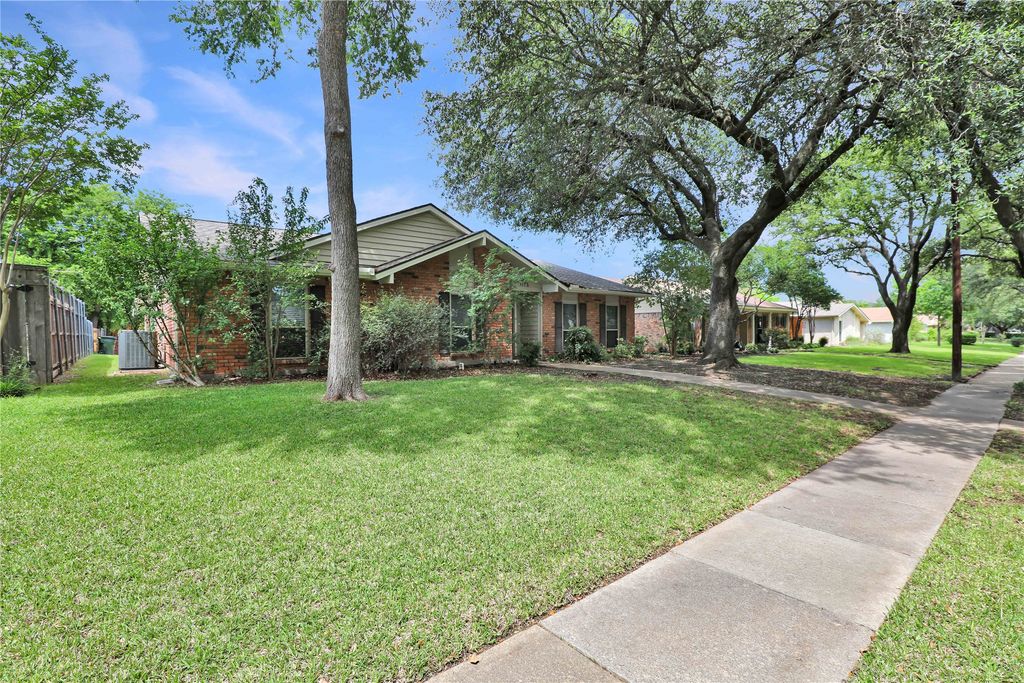 1113 Mossvine Drive, Plano, TX 75023