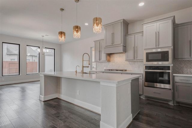 30627 S Creek Way, Fulshear, TX 77441