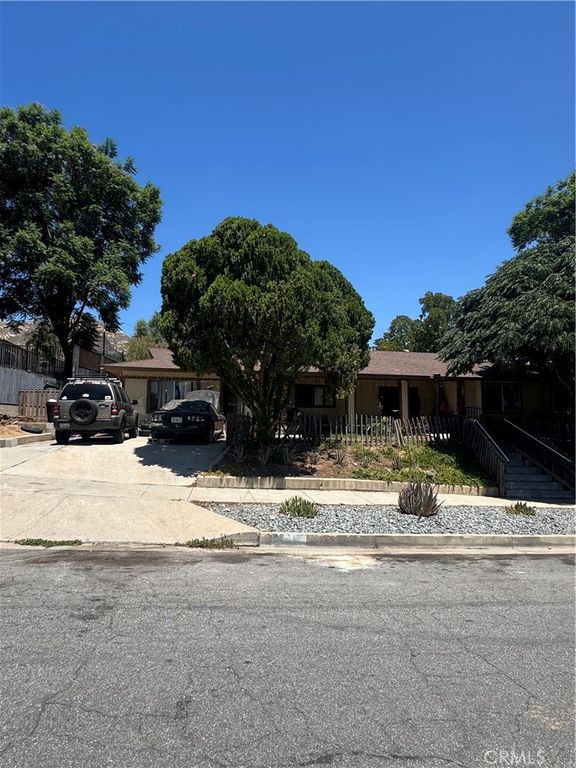 301 Maryknoll Drive, Colton, CA 92324