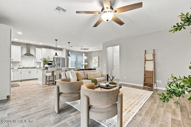 704 KENDALL CROSSING Drive, St. Johns, FL 32259