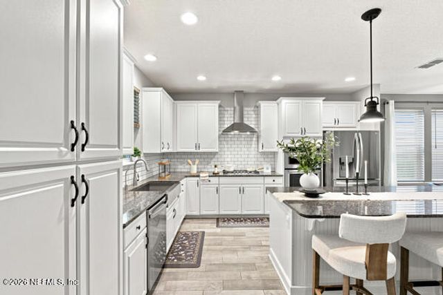 704 KENDALL CROSSING Drive, St. Johns, FL 32259