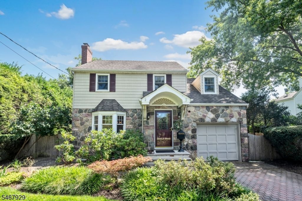251 Rose Ct, Ridgewood Village, NJ 07450 — exterior