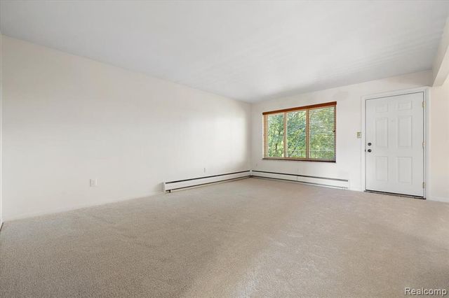 2915 W 13 Mile Road 407, Royal Oak, MI 48073