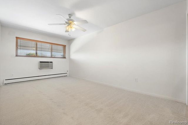 2915 W 13 Mile Road 407, Royal Oak, MI 48073