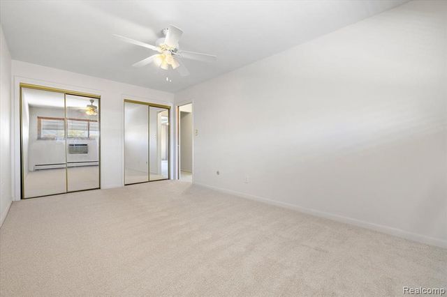 2915 W 13 Mile Road 407, Royal Oak, MI 48073