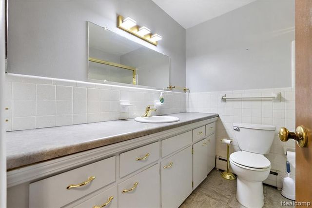 2915 W 13 Mile Road 407, Royal Oak, MI 48073