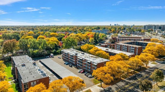2915 W 13 Mile Road 407, Royal Oak, MI 48073