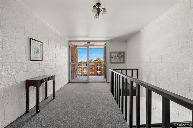 2915 W 13 Mile Road 407, Royal Oak, MI 48073