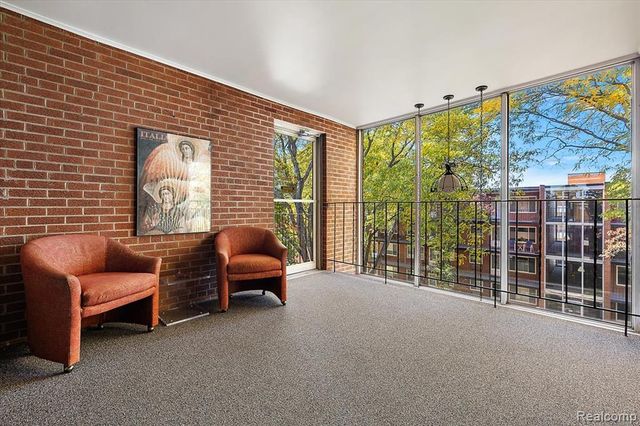 2915 W 13 Mile Road 407, Royal Oak, MI 48073