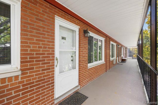 2915 W 13 Mile Road 407, Royal Oak, MI 48073