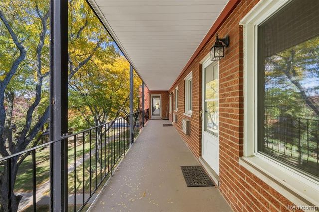 2915 W 13 Mile Road 407, Royal Oak, MI 48073