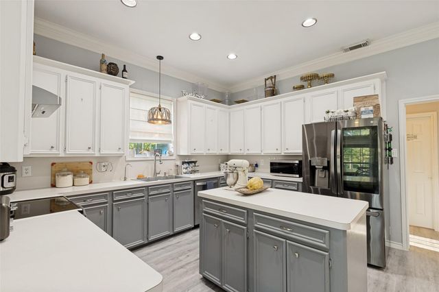 216 Pebble Creek, Livingston, TX 77351