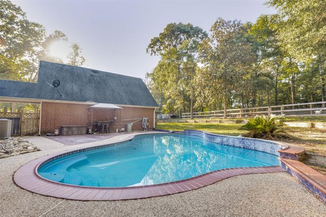 216 Pebble Creek, Livingston, TX 77351