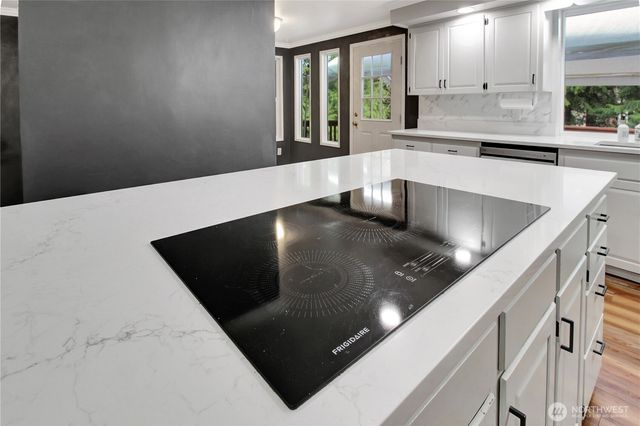 12001 Robinhood Lane, Snohomish, WA 98290