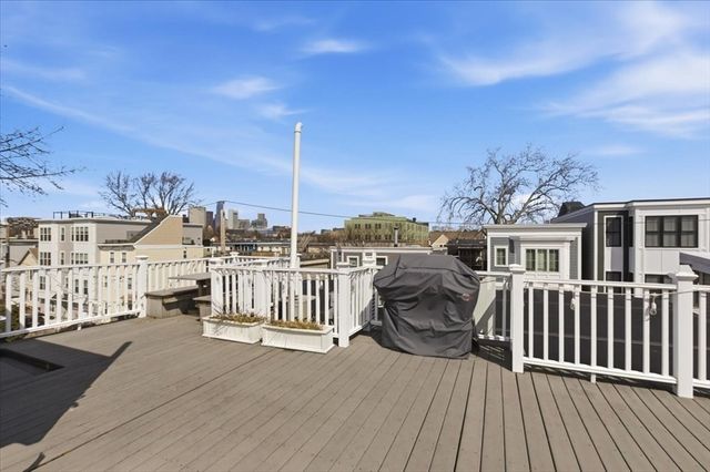 77 Baxter St 3, Boston, MA 02127