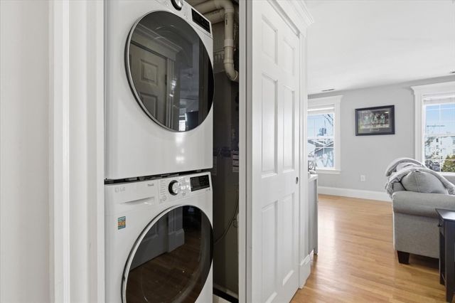 77 Baxter St 3, Boston, MA 02127