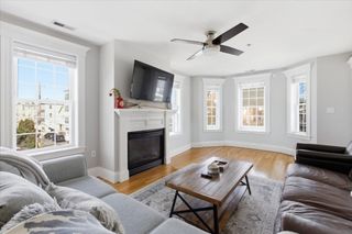 77 Baxter St 3, Boston, MA 02127