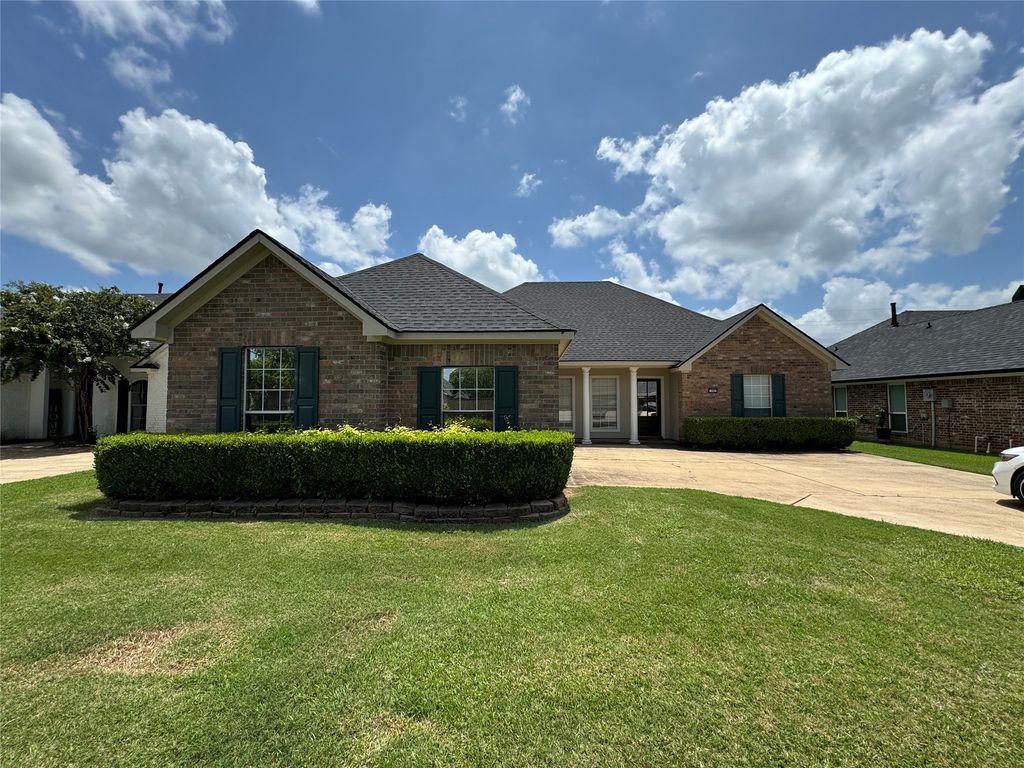 1002 Creole Drive, Bossier City, LA 71111