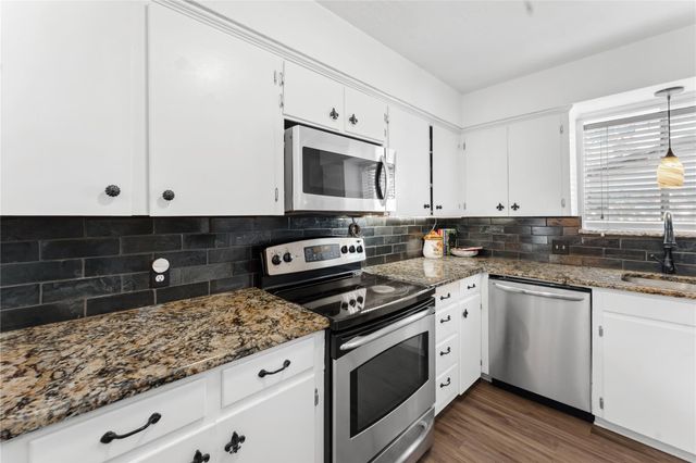 401 Dove Creek DR, Round Rock, TX 78664