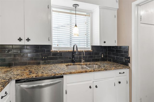 401 Dove Creek DR, Round Rock, TX 78664