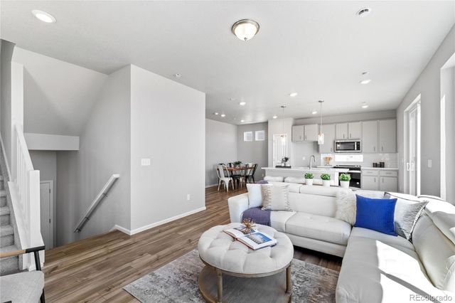 46593 Sunflower Lane, Bennett, CO 80102