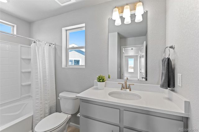 46593 Sunflower Lane, Bennett, CO 80102