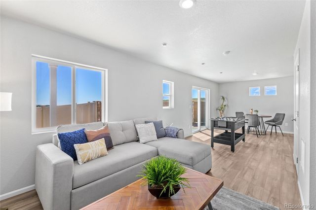 46593 Sunflower Lane, Bennett, CO 80102