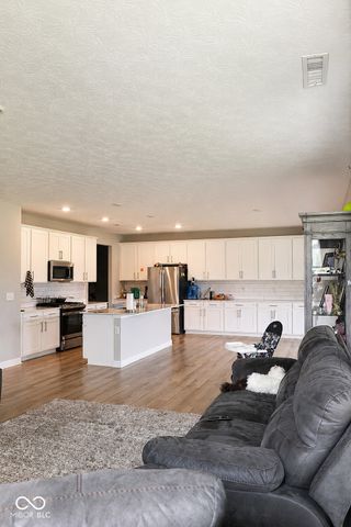 4844 Morenci Court, New Palestine, IN 46163