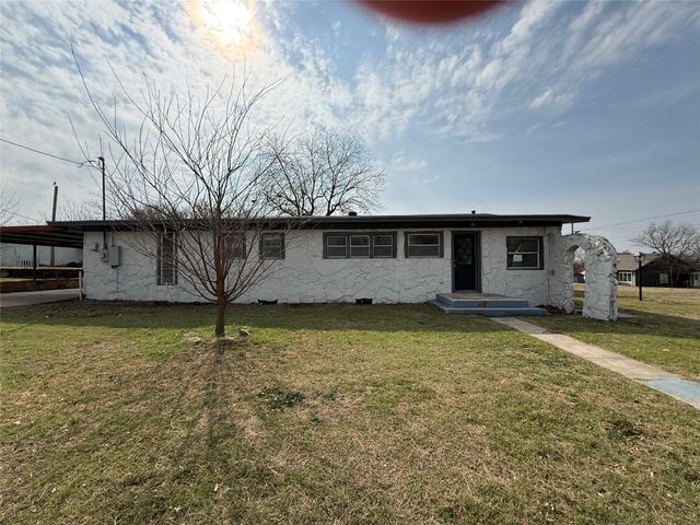 1101 S Trinity Street, Decatur, TX 76234