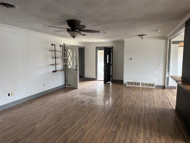 1101 S Trinity Street, Decatur, TX 76234