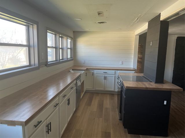 1101 S Trinity Street, Decatur, TX 76234