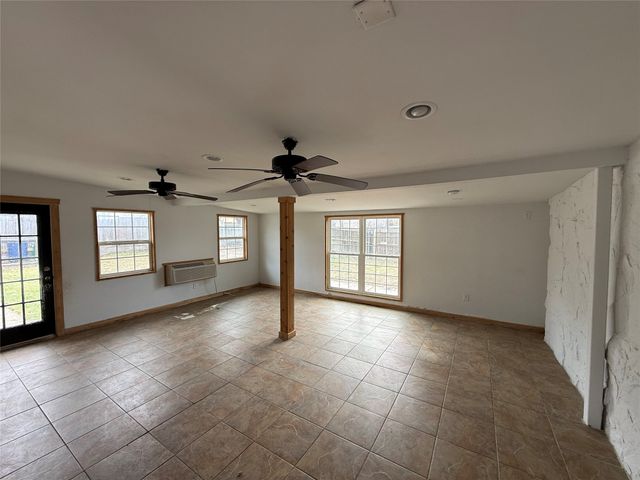 1101 S Trinity Street, Decatur, TX 76234