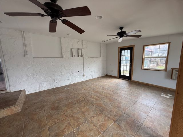 1101 S Trinity Street, Decatur, TX 76234