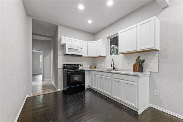 225 E Alice Ave, Kingsville, TX 78363