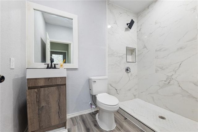 225 E Alice Ave, Kingsville, TX 78363