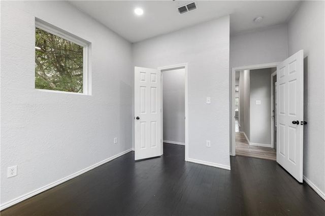 225 E Alice Ave, Kingsville, TX 78363