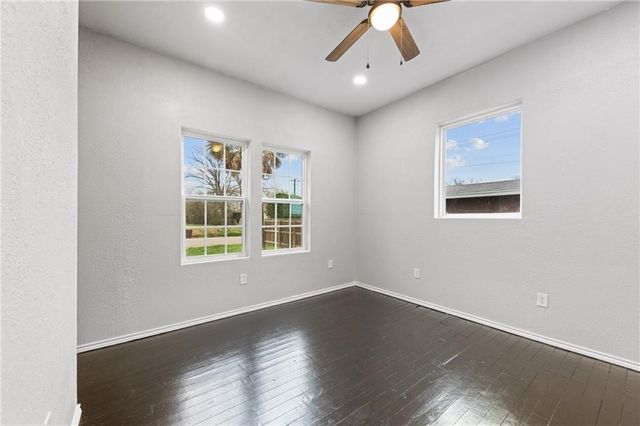 225 E Alice Ave, Kingsville, TX 78363