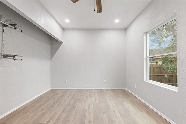 225 E Alice Ave, Kingsville, TX 78363