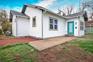 225 E Alice Ave, Kingsville, TX 78363