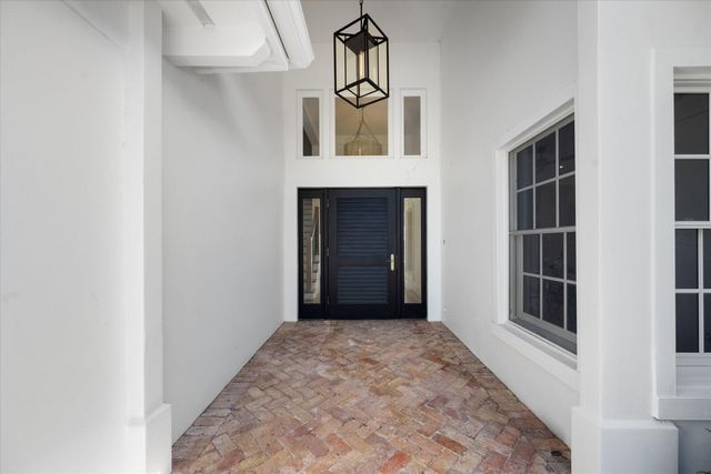 204 Birkdale Lane, Jupiter, FL 33458
