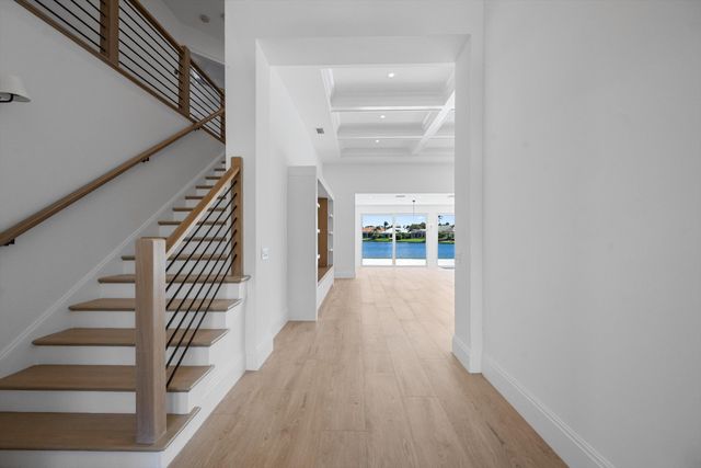 204 Birkdale Lane, Jupiter, FL 33458