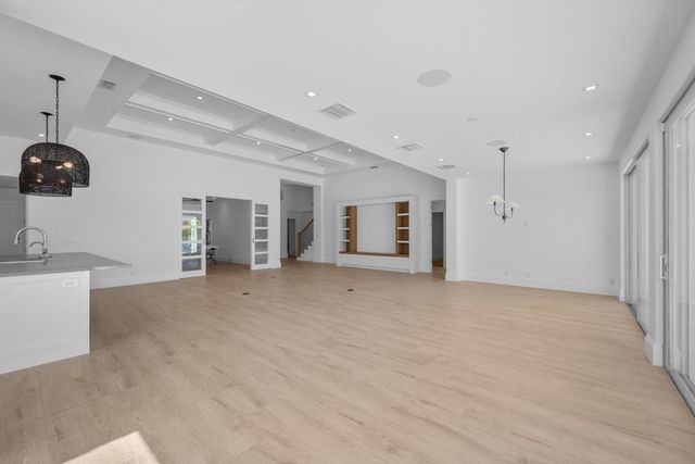 204 Birkdale Lane, Jupiter, FL 33458