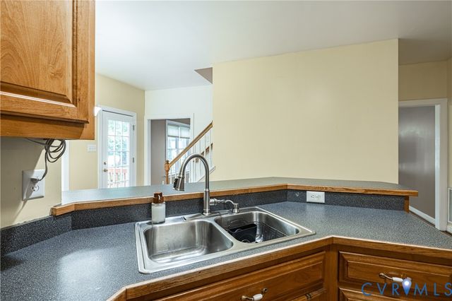 354 Enon Oaks Ln, Chester, VA 23836