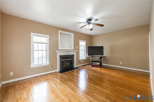 354 Enon Oaks Ln, Chester, VA 23836