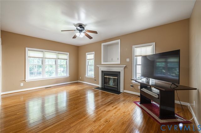 354 Enon Oaks Ln, Chester, VA 23836