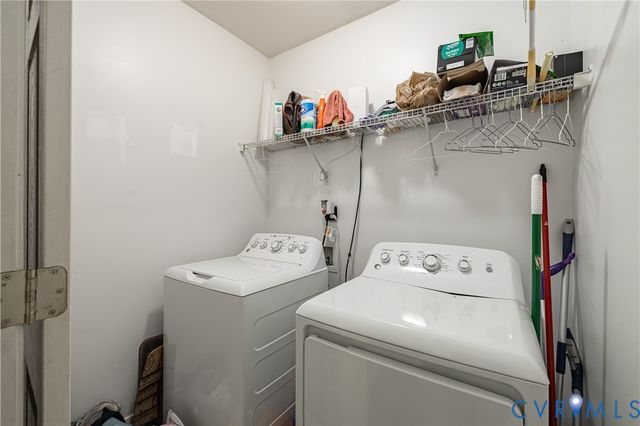 354 Enon Oaks Ln, Chester, VA 23836