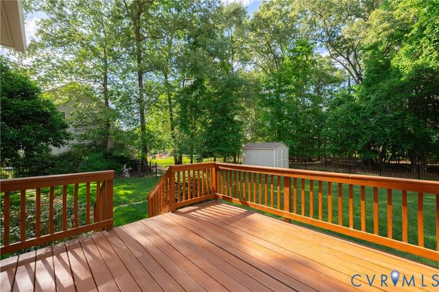 354 Enon Oaks Ln, Chester, VA 23836