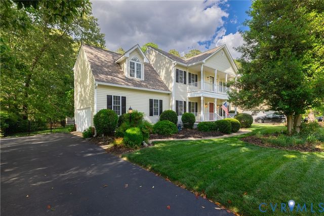 354 Enon Oaks Ln, Chester, VA 23836