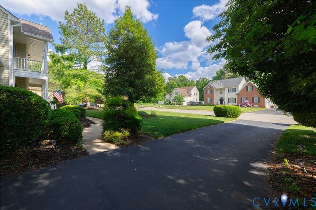 354 Enon Oaks Ln, Chester, VA 23836